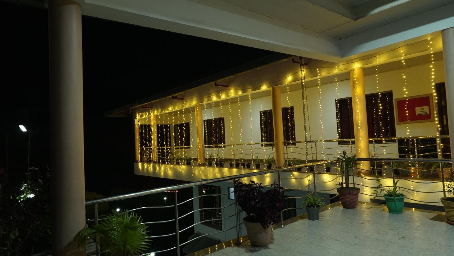 Ac Mist Hotel มุนนาร์ ภายนอก รูปภาพ